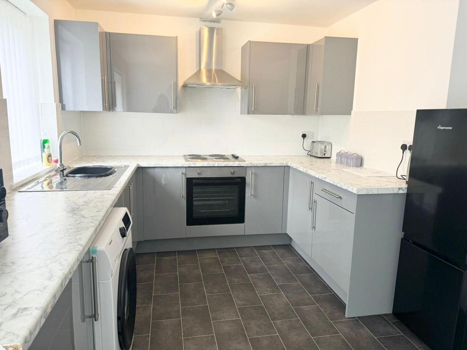 Spacious 4-Bed Semi-Detached Home With Garden Liverpool Exterior foto