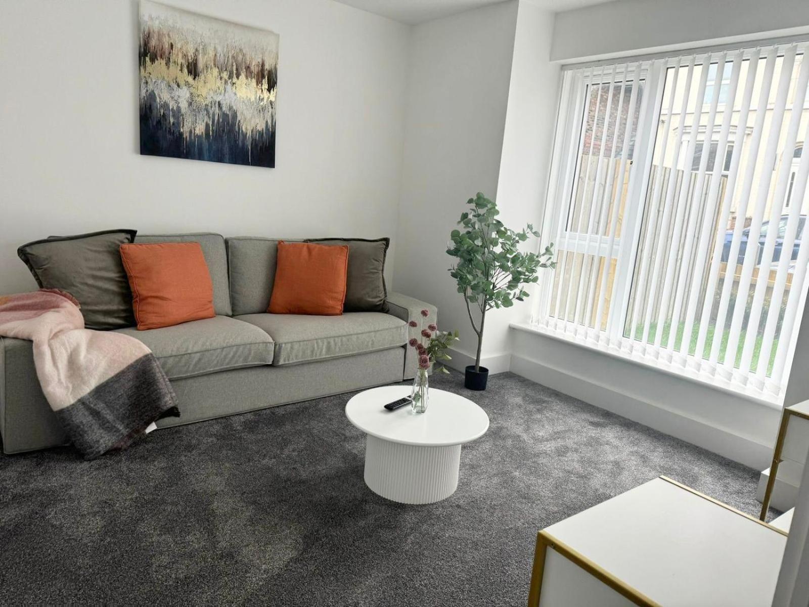 Spacious 4-Bed Semi-Detached Home With Garden Liverpool Exterior foto